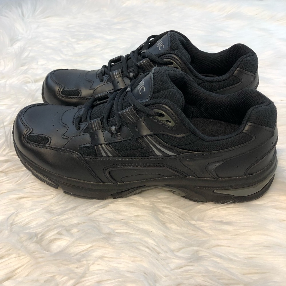 Vionic Black Leather Women’s Walker Shoes Size 11